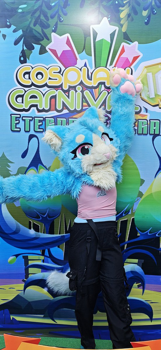 Nixie Bluebell tweet media