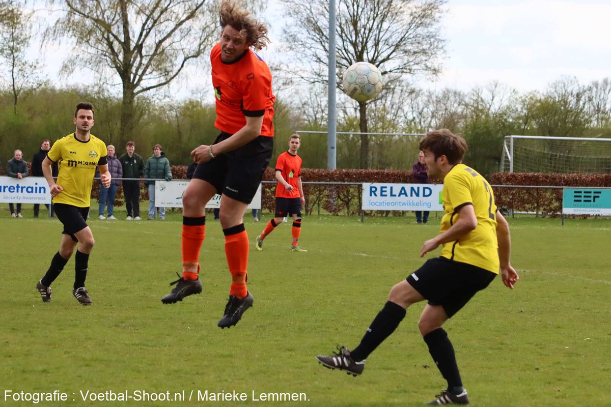 voetbal-shoot.nl tweet media