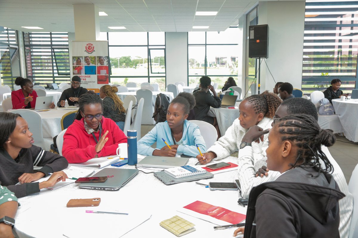 AmrefUniversity's tweet image. Building motivated teams without breaking the bank:

✔️ Performance-based bonuses
✔️ Equity (shares)
✔️ Flexible work benefits
Smart incentives = sustainable teams. 
Reality check :
Relying on volunteers long-term can cost more than it saves.
#AMIU #FromIdeaToImpact