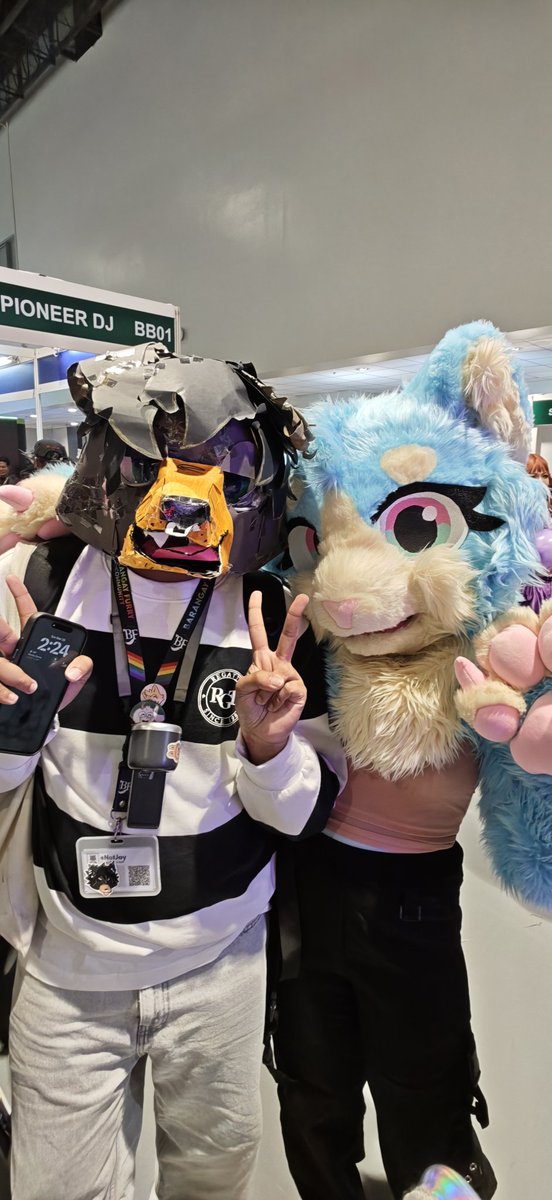 Nixie Bluebell tweet media