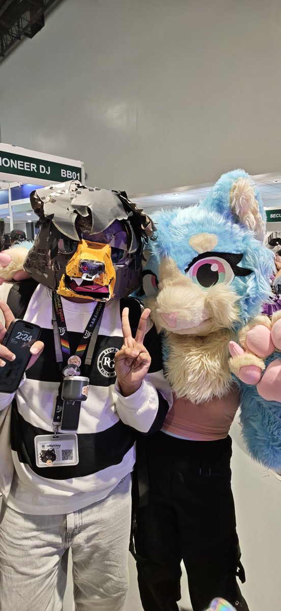 Nixie Bluebell tweet media