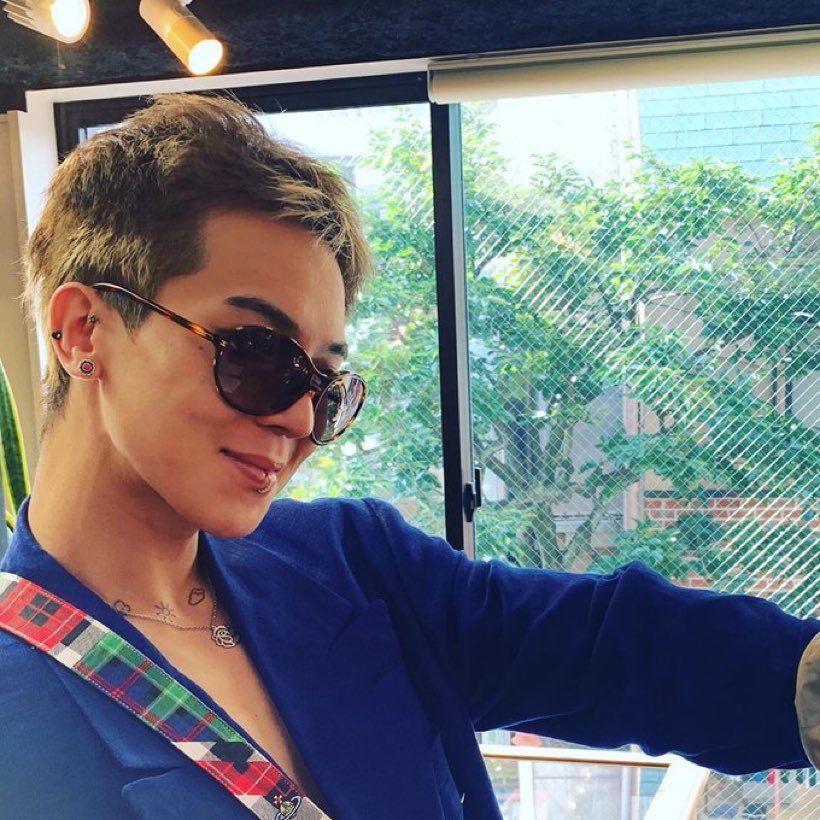 military evader lover tweet media