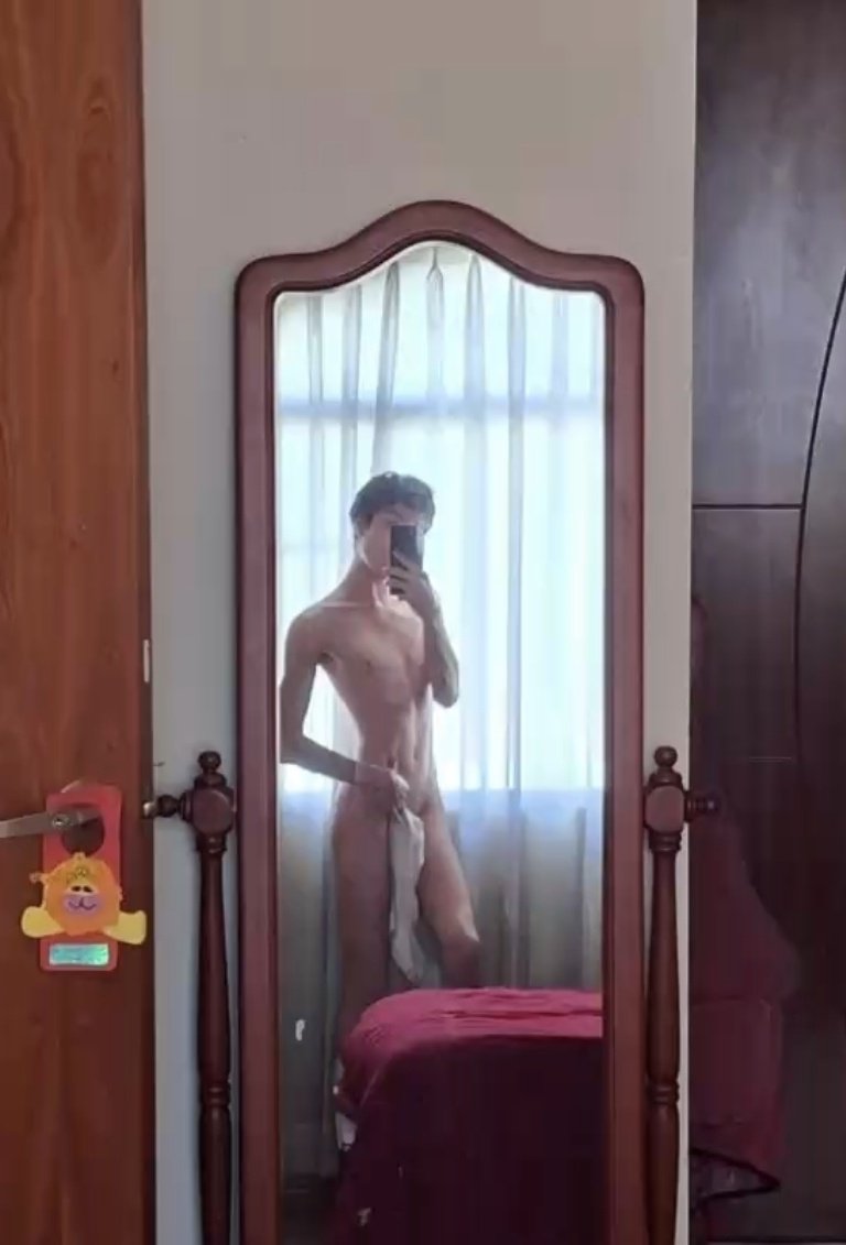 theshydann tweet media