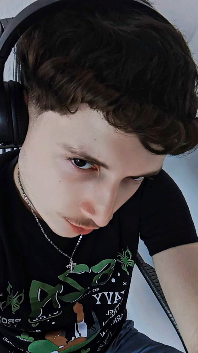 ℓipe ☆ tweet media