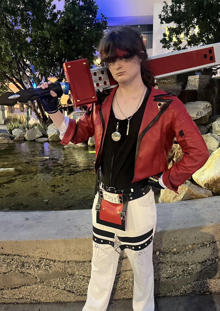 Went to wondercon yesterday as Sol Badguy #GuiltyGearStrive