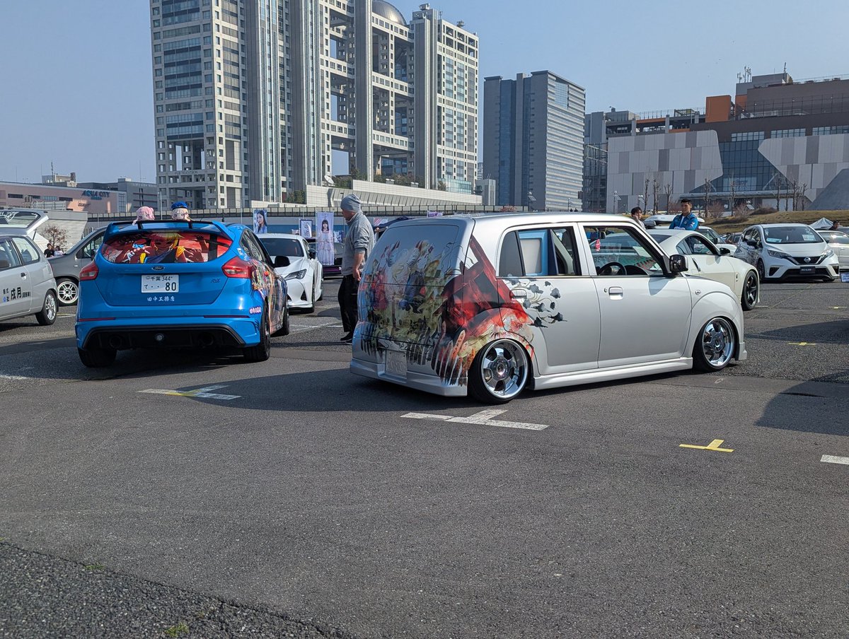 コンコン tweet media