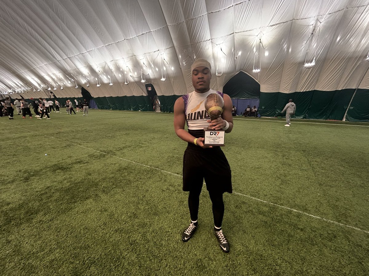 THEPLATFORMDR's tweet photo. @JungleBoyz7v7 
Wins 18u DR7 Chicago with huge 23-19 victory over New Era
Offense MVP @_RayRayyy85 
Defense MVP @19_Jai_ https://t.co/zGQMcJZh8O