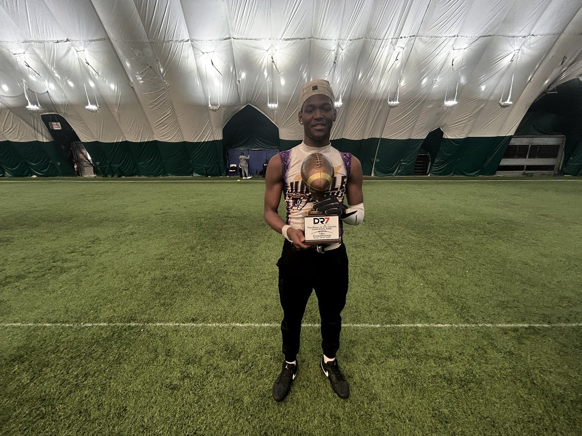 THEPLATFORMDR's tweet photo. @JungleBoyz7v7 
Wins 18u DR7 Chicago with huge 23-19 victory over New Era
Offense MVP @_RayRayyy85 
Defense MVP @19_Jai_ https://t.co/zGQMcJZh8O