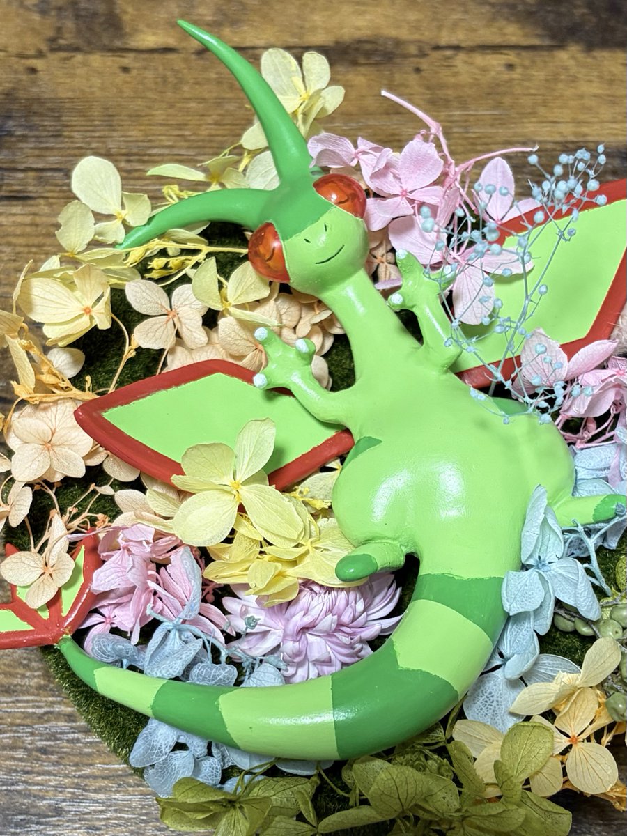 すやすやフライゴン@お花畑
#フライゴンの日