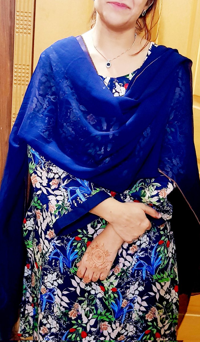 discreet couple tweet media