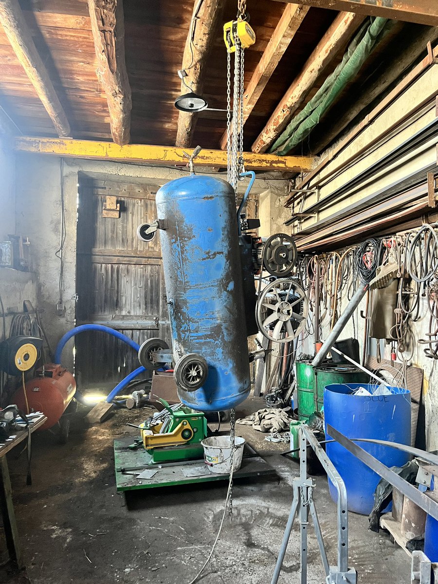 RH 🍀🚜🐮 💛💙 🤡 😇👿 🥂 tweet media