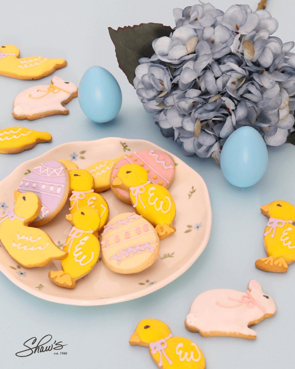 FoodShaws's tweet photo. Alerta de ternura: ¡Nuestras galletas de Pascua han invadido Shaw's! 🐥🥕
Diferentes diseños, el mismo sabor artesanal de siempre. Perfectas para el snack de la tarde o para sorprender a alguien especial.
¿Ya pasaste por las tuyas? 🏃‍♀️💨 https://t.co/doRAaLE0yE
