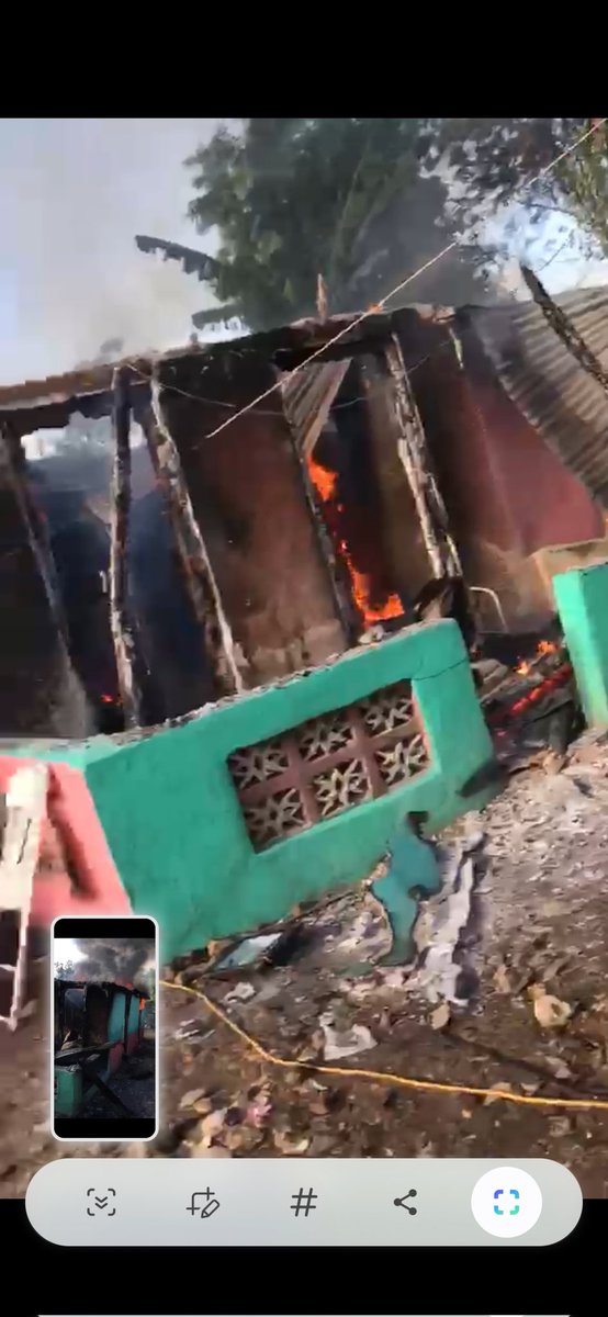 ALPActualite30's tweet photo. Nouveau massacre à #JnDenis , 1re section de la Petite-Riv. de l'Art. où les gangs de Savien ont pris par surprise la population de cette zone. Le bilan  [morts/ blessés] est lourd selon des vidéos, pendant que les [autorités] continuent de faire des promesses vides. https://t.co/1csgRNO0EQ