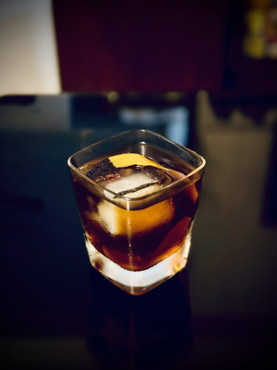 DipeshDutt's tweet image. Rum coffee old fashioned - give it a shot.

Cane sugar rum, Kaluha, Drambuie, orange zest &amp;amp; peel. 

Stir with crushed ice, pour over large ice cube. 

#Cheers