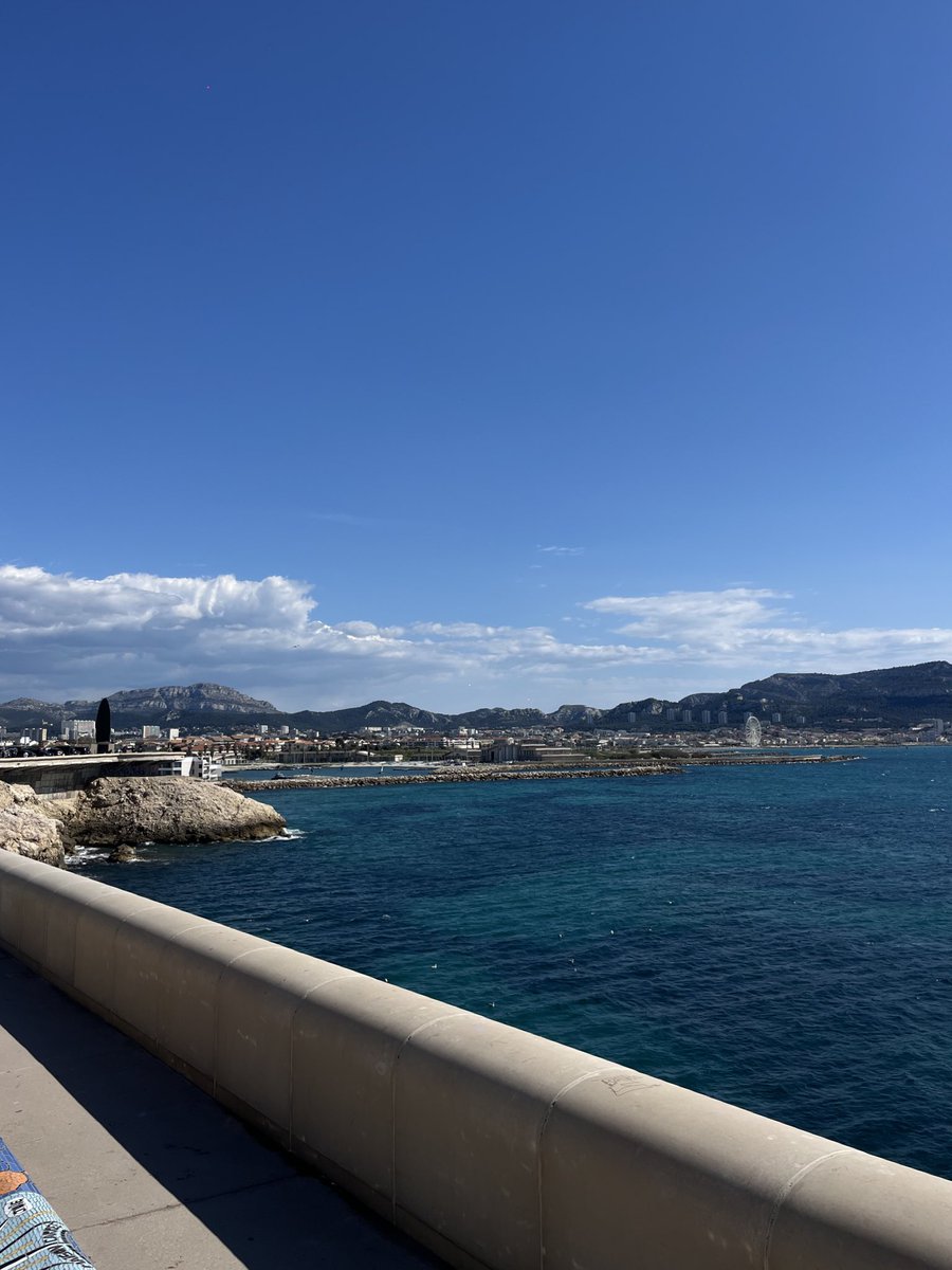 insstf's tweet photo. j’aime trop ma ville https://t.co/p0mOy5C82y