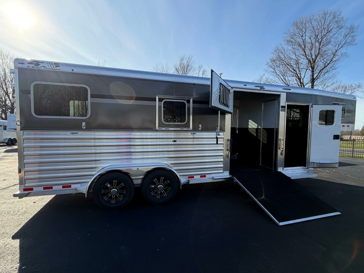 Triple C Trailers 🐴🚌 tweet media