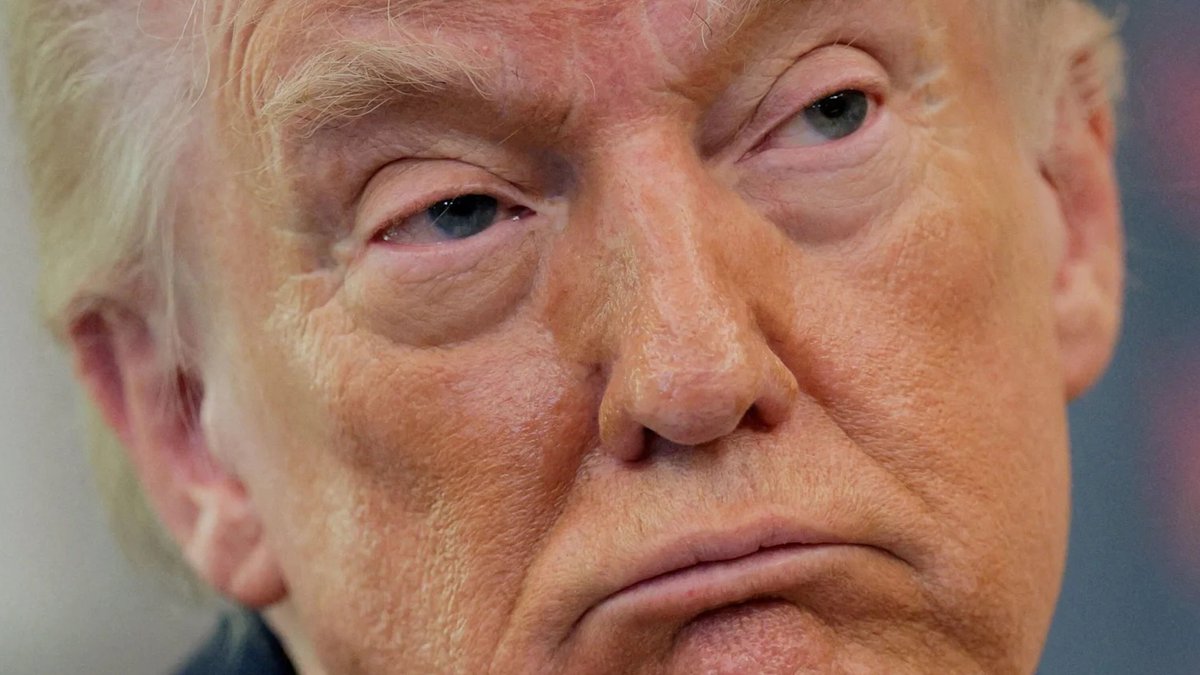 anyone_want_chips tweet media