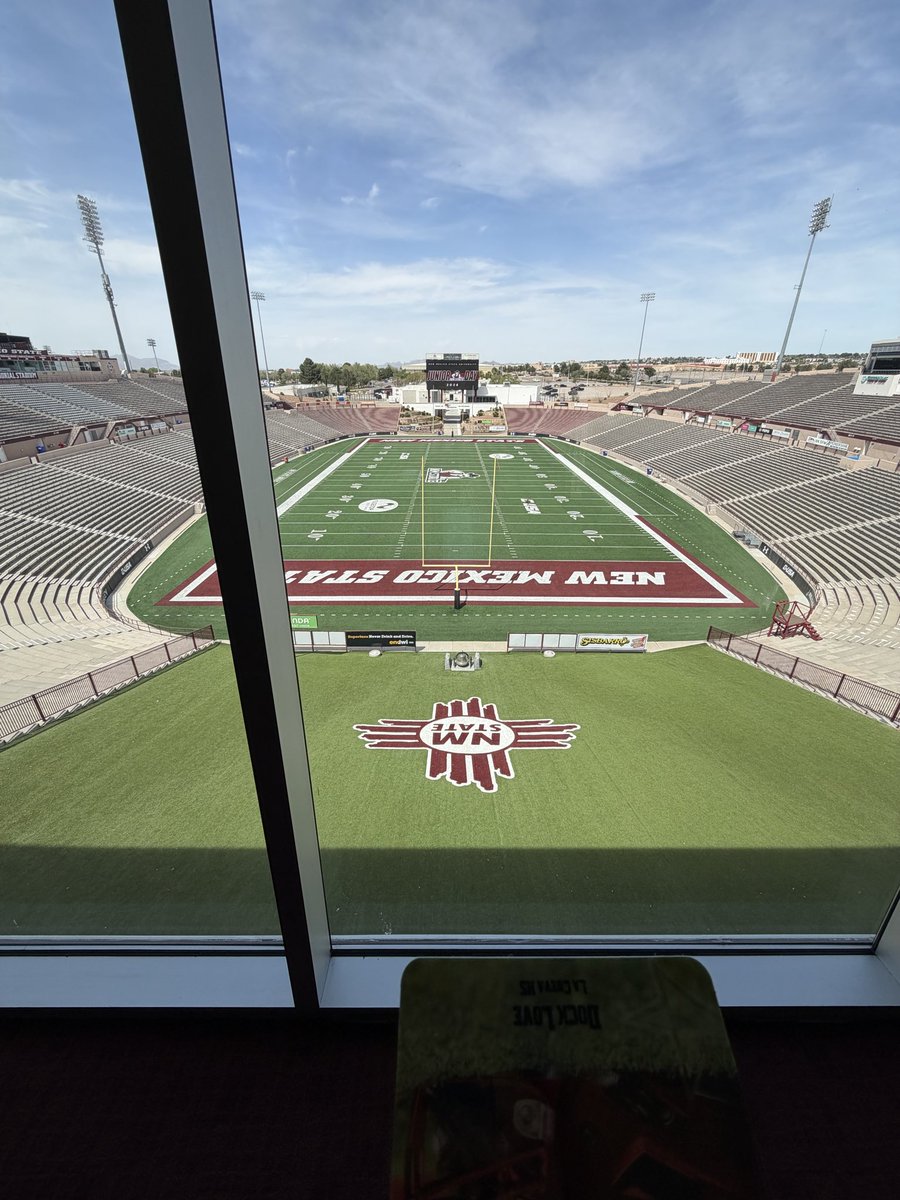 dockmileslove1's tweet photo. I had a great time @NMStateFootball, also had great talks with @CoachSiddiq and @jbmorriscoach . Thank you to @mjgaynor and @ash_dazzle for inviting and hosting me.‼️‼️‼️

@PrepRedzoneNM 
@LaCuevaFootball https://t.co/2hRSYEkzOz