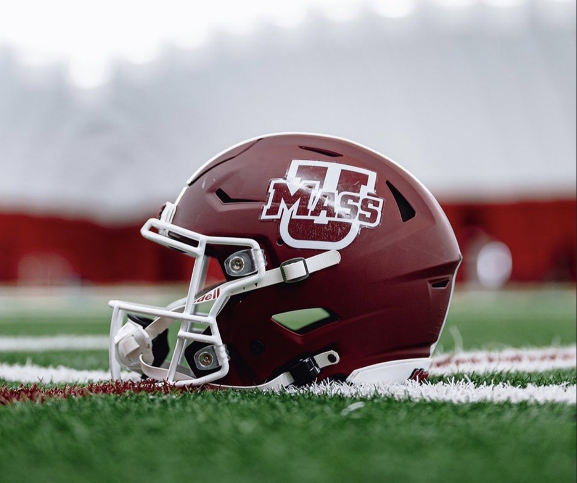 GrantDavis94's tweet photo. Thank you @UMassFootball for the amazing visit and great conversation. @coach_celiscar @CoachWhiteUMass @coachharasymiak https://t.co/2y69RTTxpk