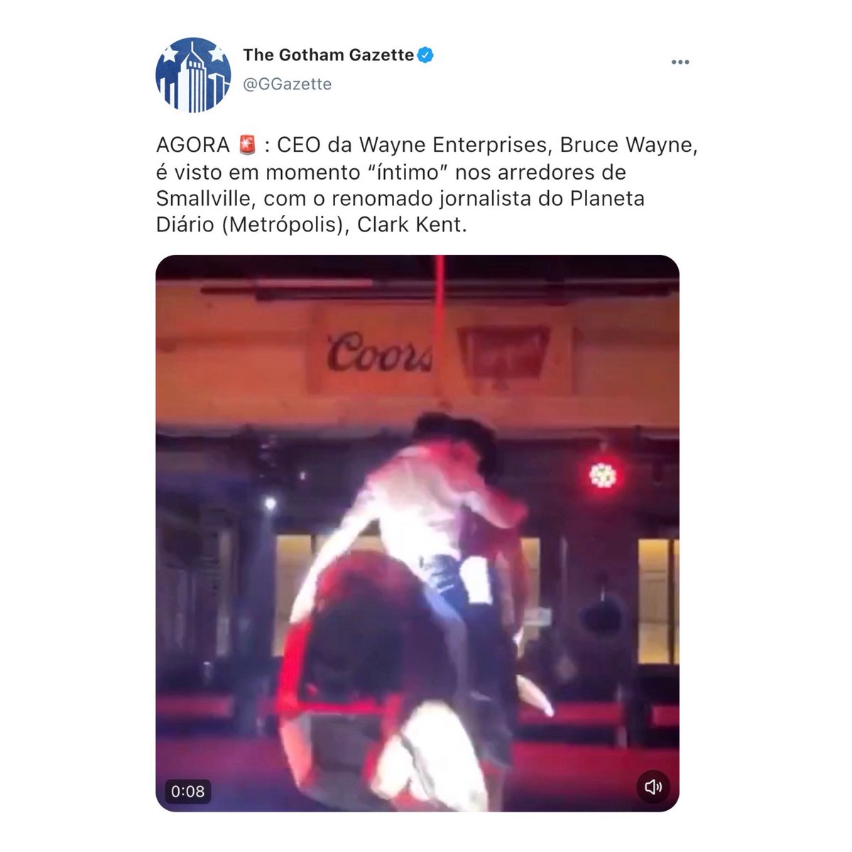 kkshsbrainrot's tweet image. #superbat au - scandal

bruce wayne tem uma ótima ideia para manter sua identidade secreta 

mas

clark kent tem seu nome estampado em todos jornais de um dia pro outro