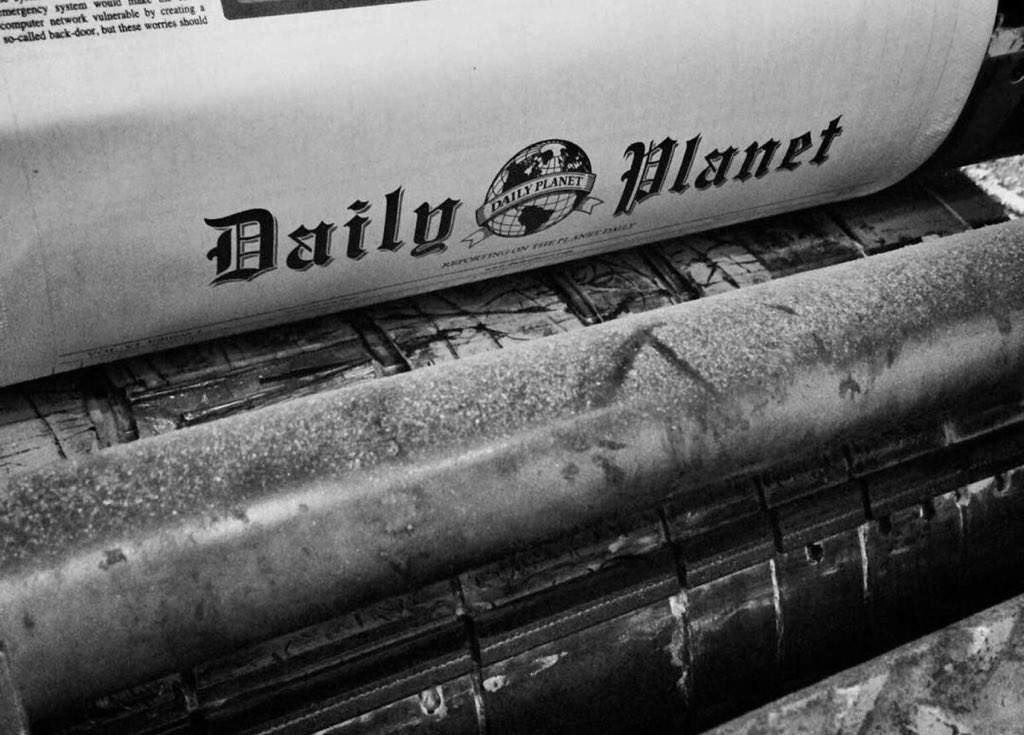 kkshsbrainrot's tweet image. #superbat au - scandal

bruce wayne tem uma ótima ideia para manter sua identidade secreta 

mas

clark kent tem seu nome estampado em todos jornais de um dia pro outro