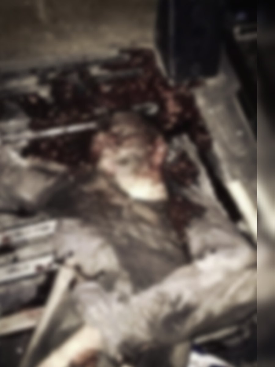 Unutmadık!

21. Yüzyılın ilk çeyreğinde Diyarbakır'da vahşice katledilen Yasin'i, Riyad'ı, Hüseyin'i, Cumali'yi, Turan'ı ve Hasan'ı unutmadık.
Bu vahşet kalbimizde iyileşmiyecek öyle bir yara bıraktı ki kıyamete kadar kanayacak ve ahı tüm kafir ve mürtedlerin üzerinde olacak!