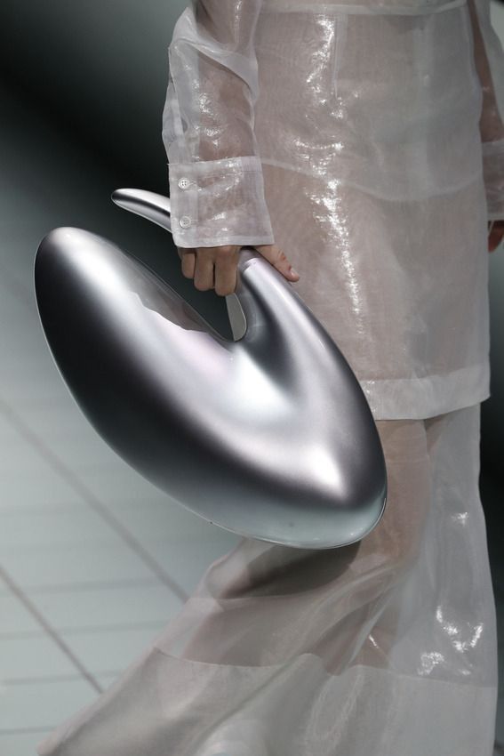 SciFiArchives's tweet photo. Futuristic Bag by Sportmax https://t.co/yMmqf8JtYW