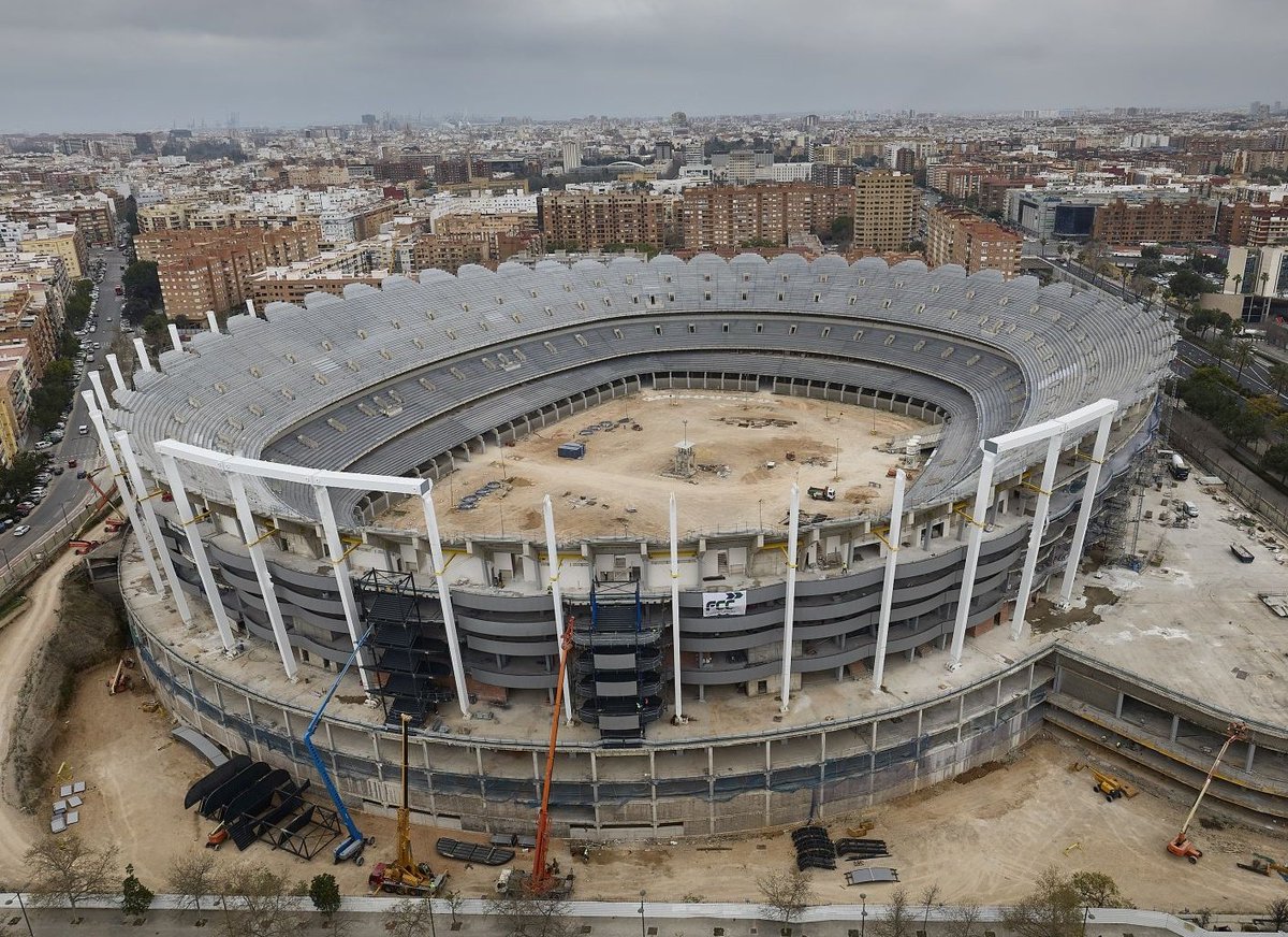 Como valencianista siento vergüenza de este esperpento que ya va tomando forma...y muchísima pena. 🦇🥴