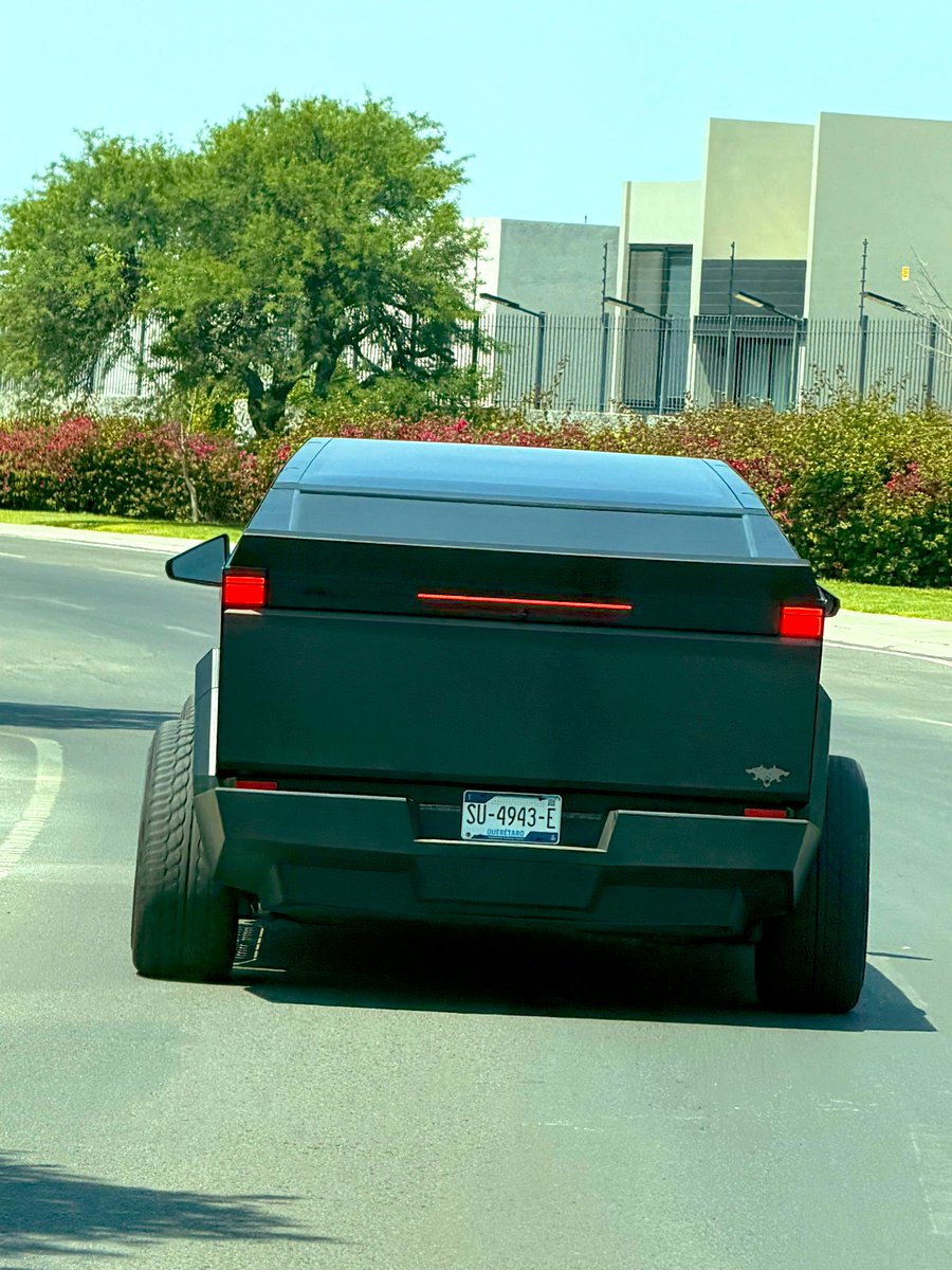 C A R D I tweet media