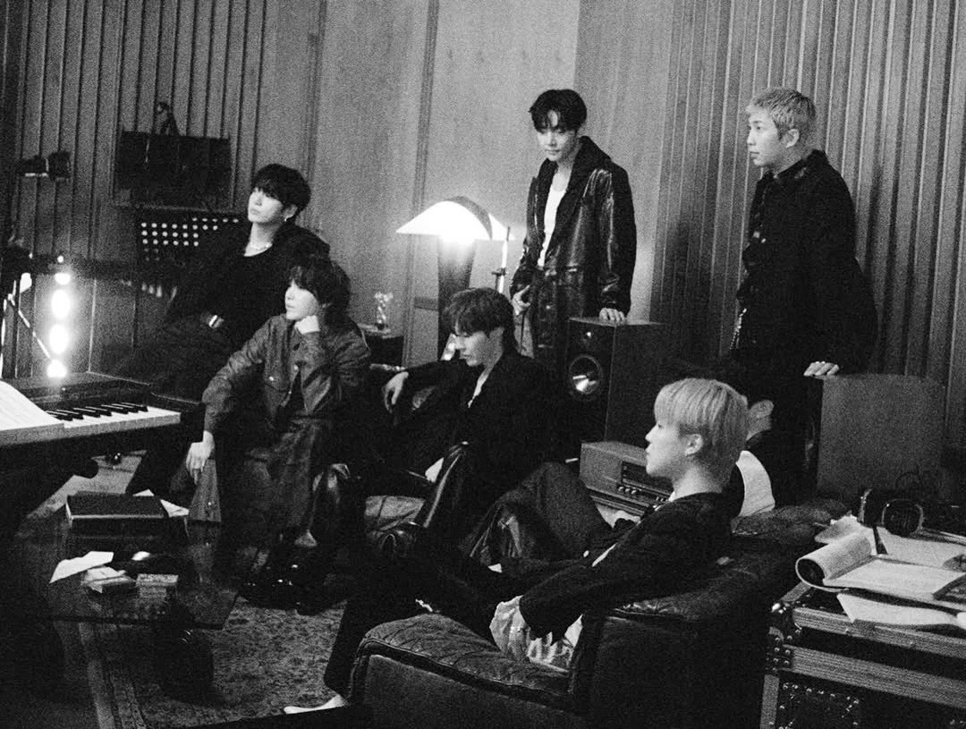 gaby ໑̣ colombrina tweet media