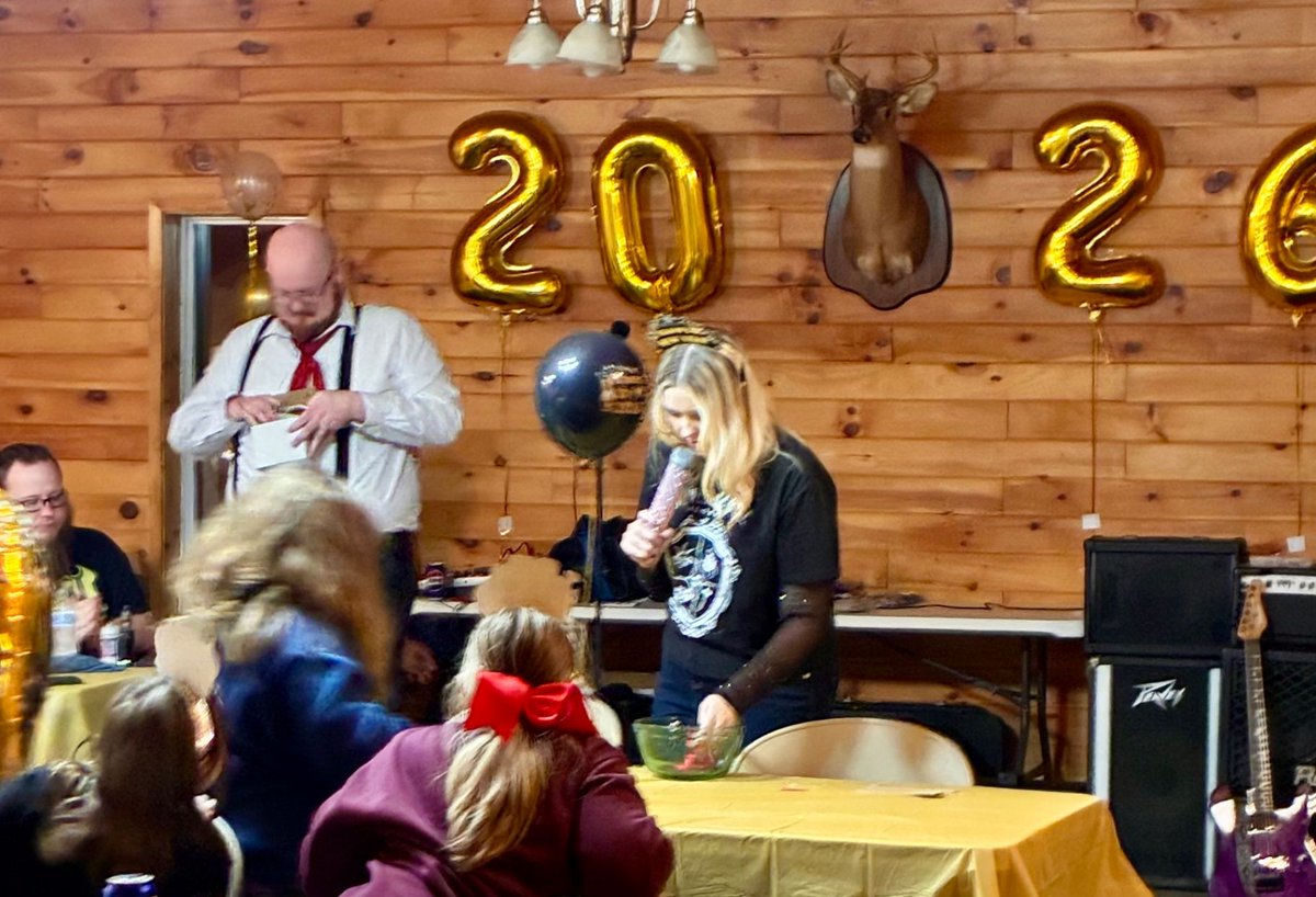_Hailey_Newman's tweet photo. Reflecting upon the extraordinary New Year’s Eve at Elkhorn Park. It was a magnificent evening of music and community. I remain profoundly grateful to have shared these moments with you.

#countrymusic #newyearseve #elkhornpark #independentartist https://t.co/CZ0Ex7HQsM