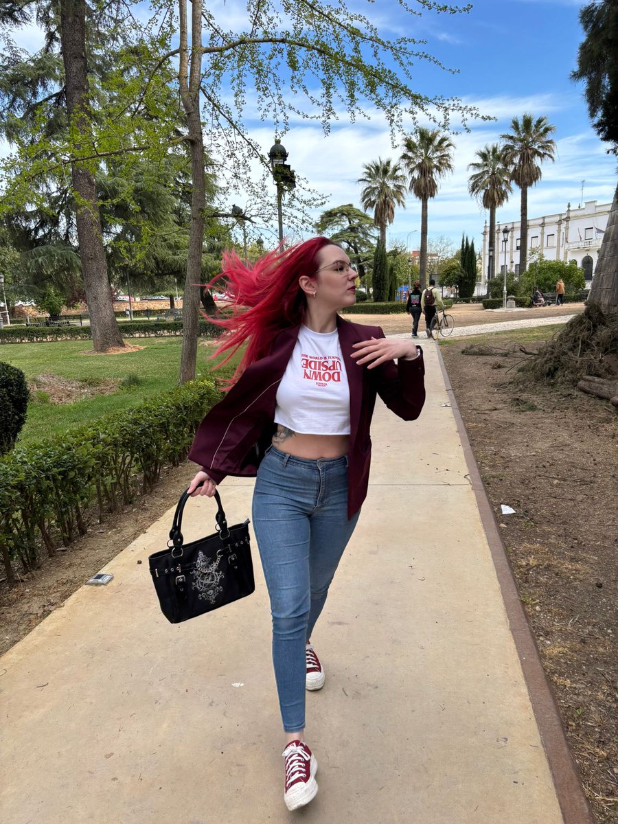 Es\m/eralda tweet media