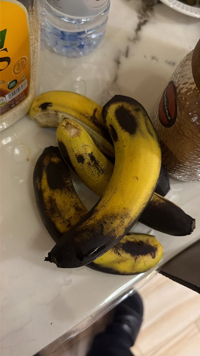 Serial Farter tweet media