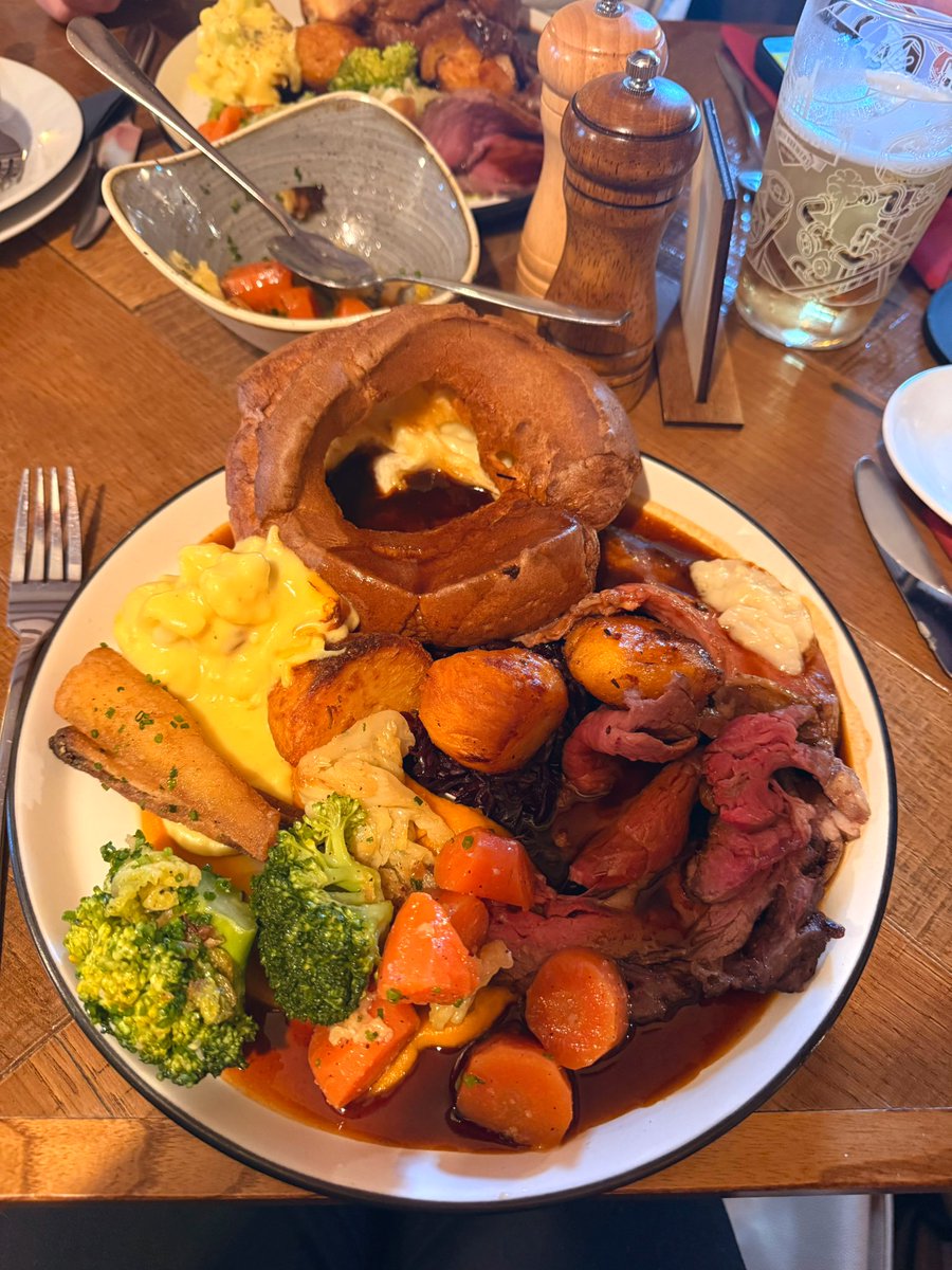 shiner_sam tweet media