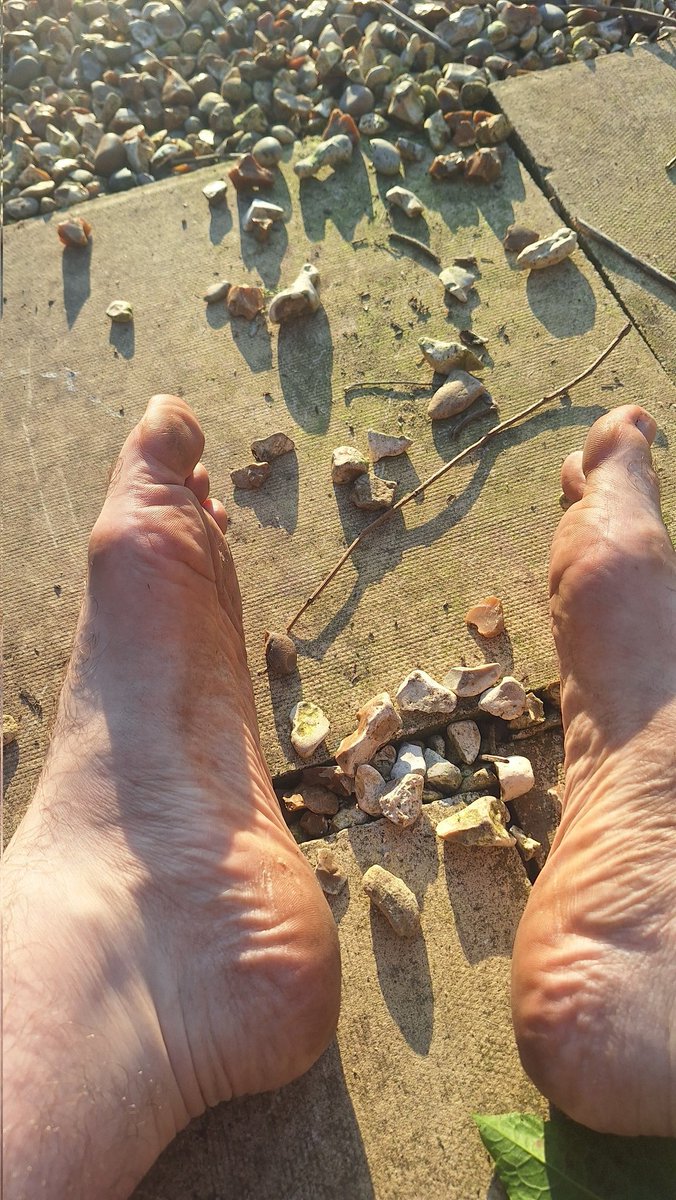 RoughRunnerFeet's tweet photo. Sunday Service. 🔨✨ Side-on views of 12 hours of workshop grime. 6'4" of grit.​#FeetFinder #MaleSoles #DirtyFeet #Tradesman #SundayVibe https://t.co/WxH5J868hS