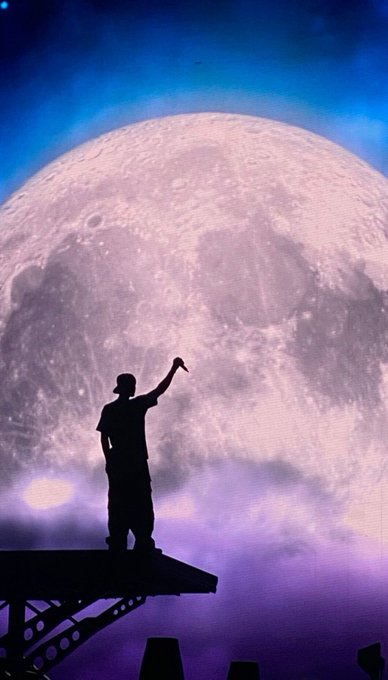 Justin Bieber Charts tweet media