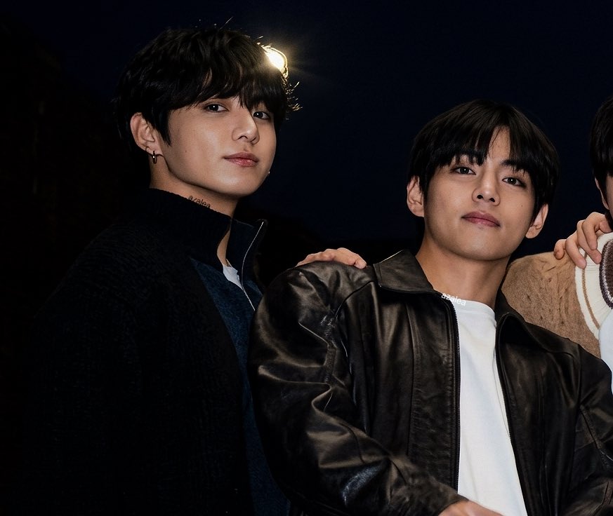 detailofkookv's tweet photo. 🖤 https://t.co/grurzWlTlB