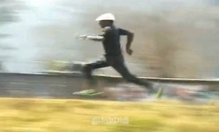 KIUNJURI tweet media