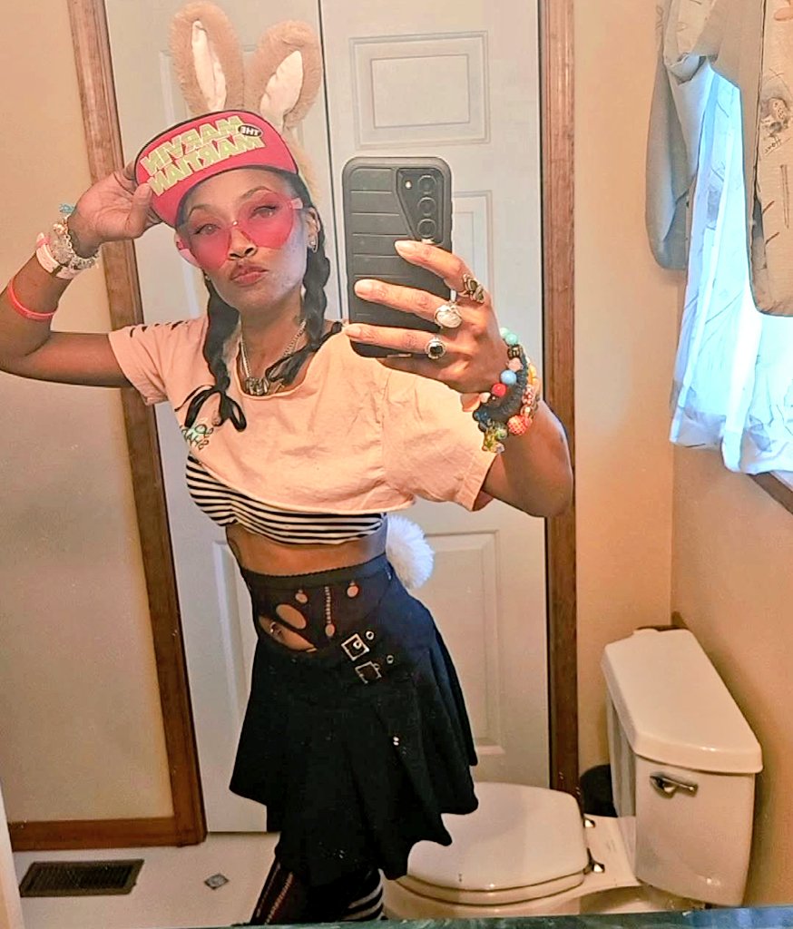 🦄ⅅeLⁱʳⁱ₳ ⅅᵒˡˡᵖᵃʳᵗˢ 🇺🇸🩰☂︎ tweet media