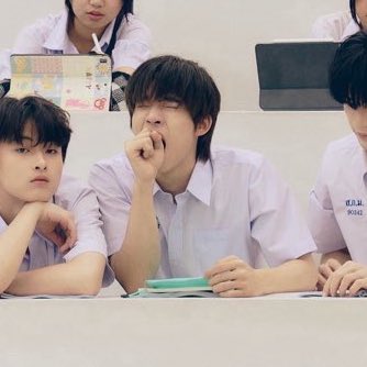 iris 🍎 tweet media