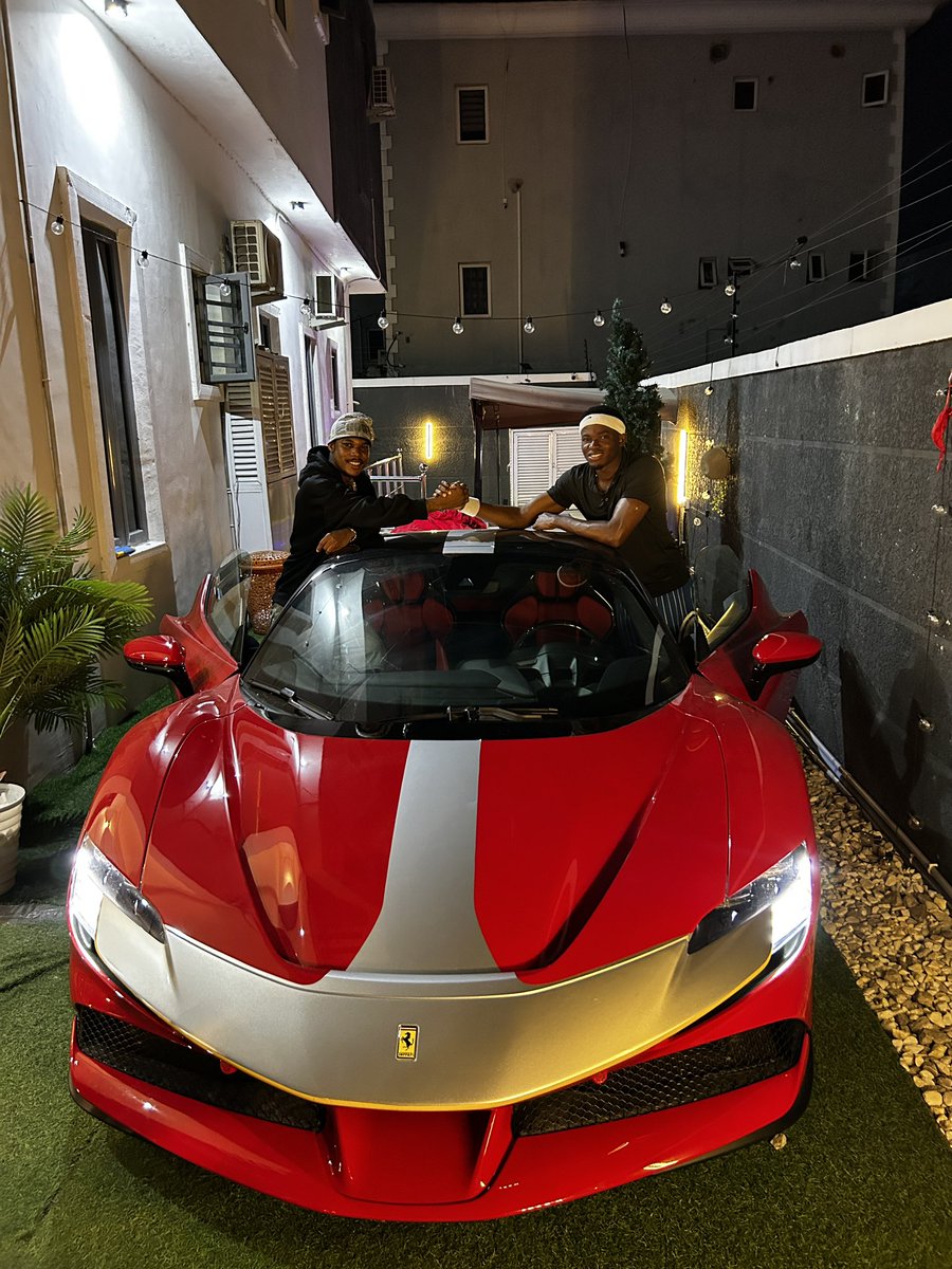 EMAODIAA tweet media