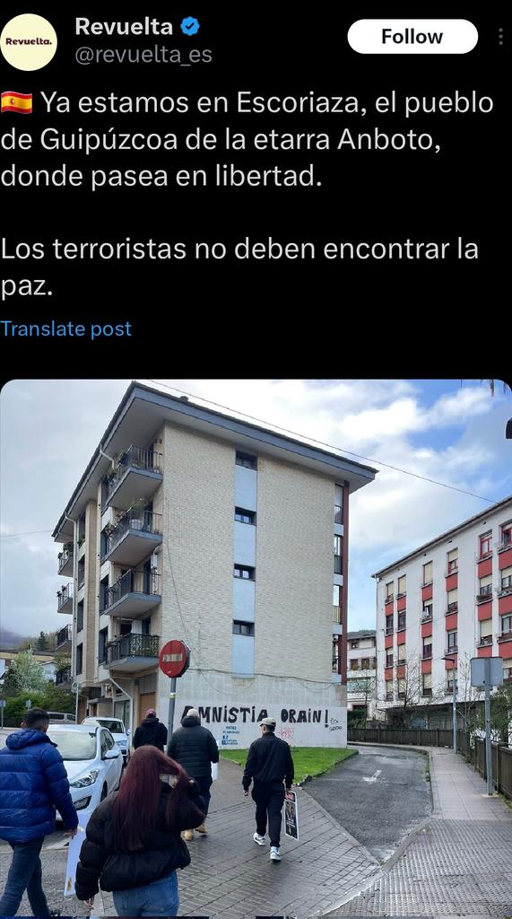Gaur Revueltako faxistak Eskoriatzara etorri dira Marisol Iparragirre preso politikoaren aurkako kriminalizazioa sustatzera. 

Gure elkartasun osoa Marisol eta ingurukoei.

Faxistak kanpora!