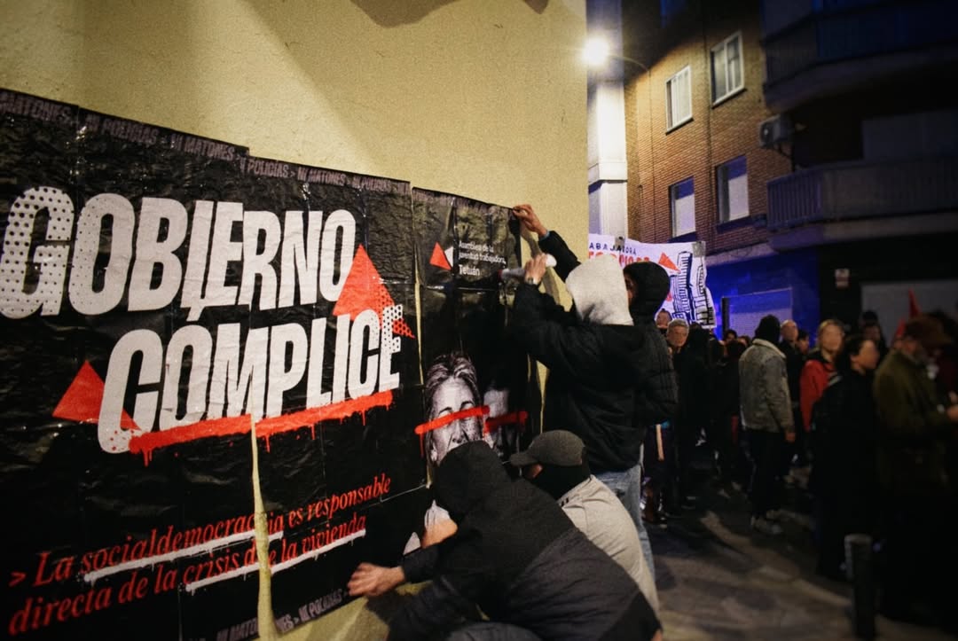 ultras_antifaa's tweet photo. #Spain - The struggle for housing rights continues in Tetuán, one of Madrid’s working-class and migrant-heavy neighborhoods. 

A protest was held against evictions and against private companies like Desokupa forcing people out of their homes without a court process. https://t.co/Bhv1bxyFPd