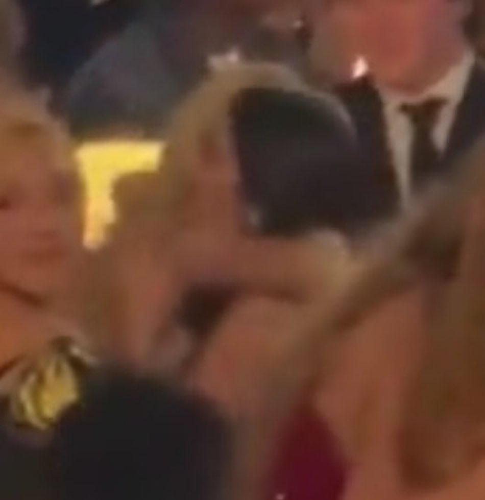 αsh ᡣ𐭩 tweet media