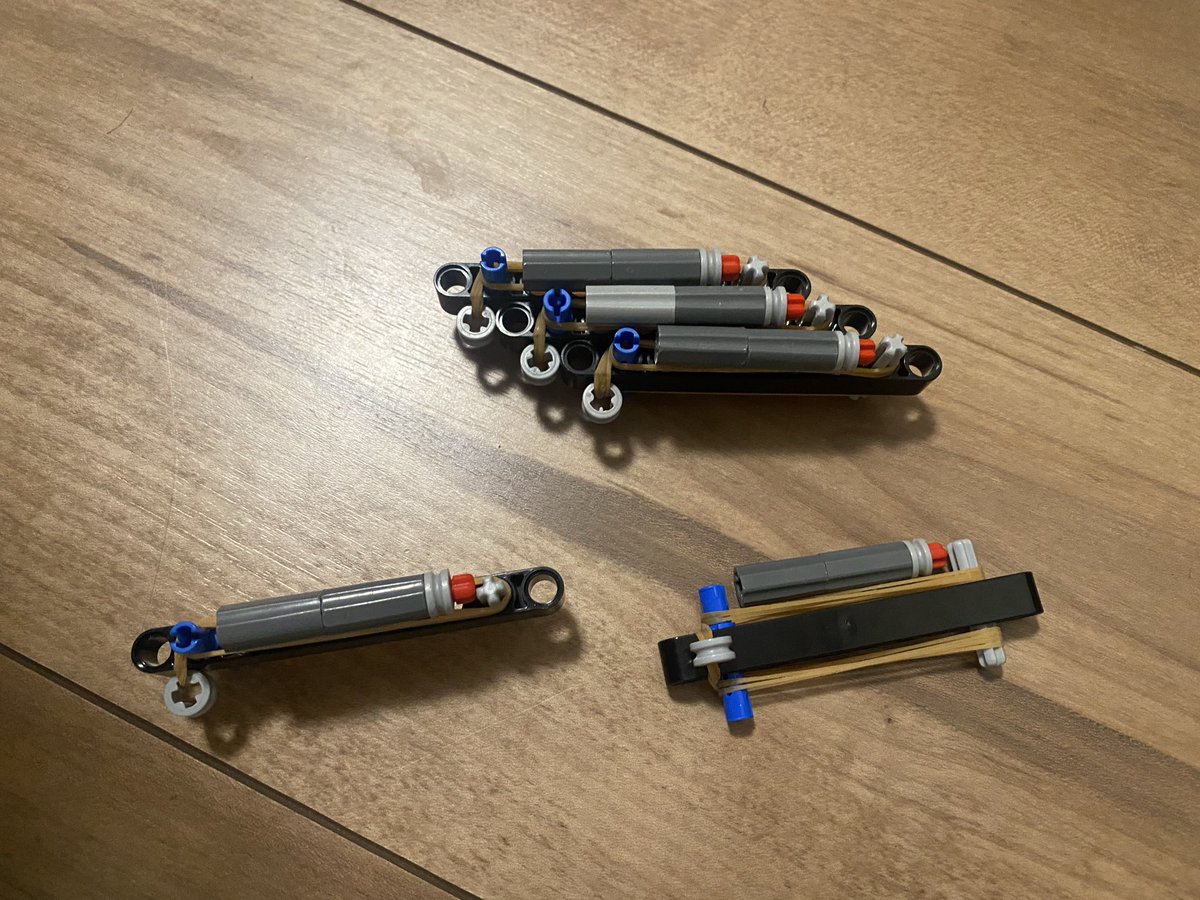 TERU_LRGOGUN's tweet photo. 現在構想中の実質高さ1マスの弾丸です。
動力のゴムと弾頭で1セットです。
手動ボルトアルション方式で運用します。
現在はマガジンを開発中です。
#LEGO #レゴ銃 #legogun #lego銃 https://t.co/7JJpGwPugp