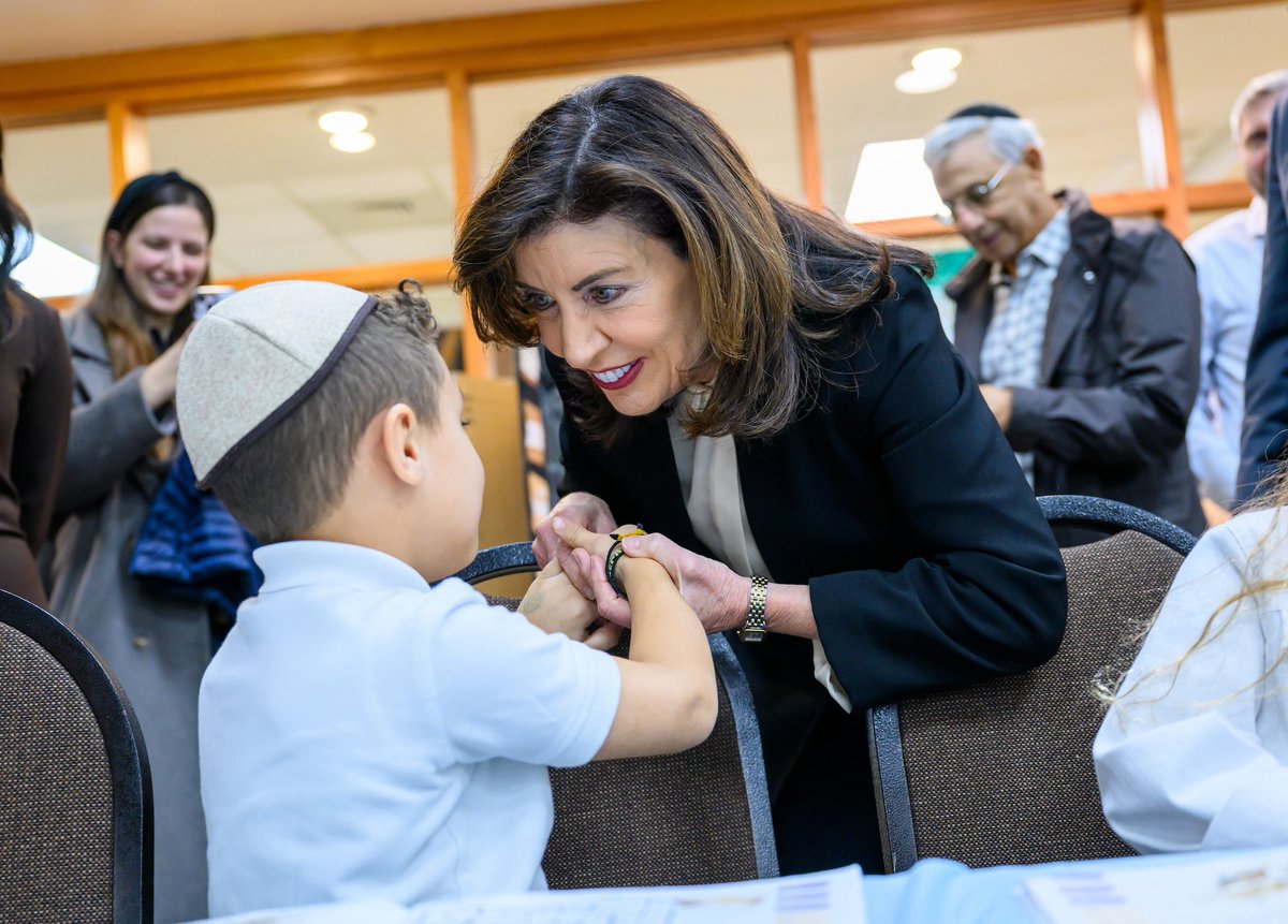 Governor Kathy Hochul tweet media