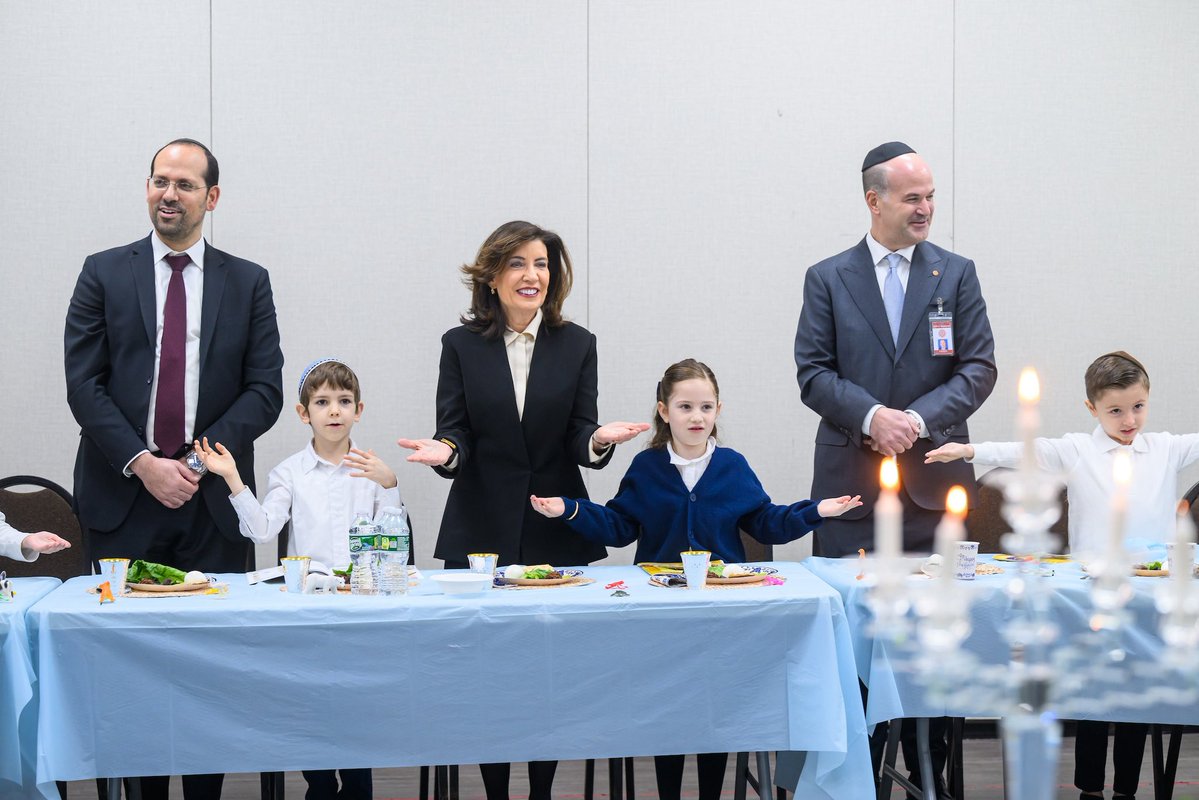 Governor Kathy Hochul tweet media