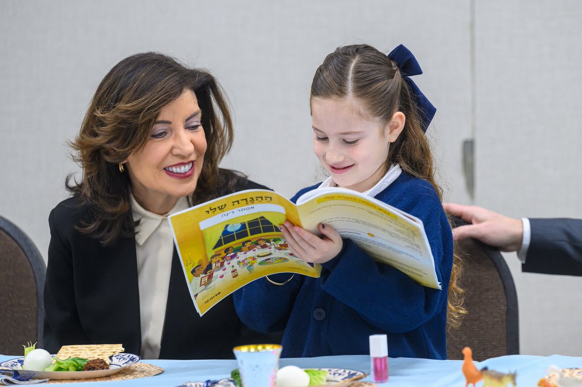 Governor Kathy Hochul tweet media