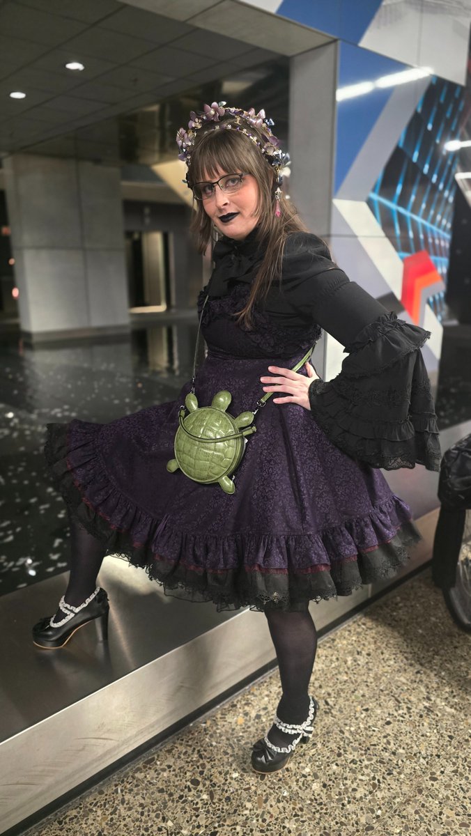 ArlarYvet's tweet photo. I now have a cute turtle bag ✨

#lolitafashion #dress #kawaii https://t.co/sHgA5jyp7e