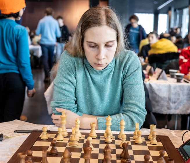 ReykjavikOpen's tweet photo. Estonian IM Narva Mai is having a very strong Reykjavik Open! She just beat GM-elect Nico Chasin in 23 moves with white and has a PFR over 2600 on course for a GM norm, having already faced more than the required three GM opponents! @OnTheQueenside #Chess #ReykjavikOpen https://t.co/ONpGRrHKHo
